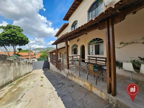 Casas/kitnets cada uma com 3 quartos à venda, 270 m² por R$ 1.150.000 - Palmeiras - Belo H
