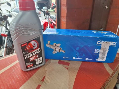 Cilindro Mestre e Fluido de Freios Paraflu DOT 4 500ml
