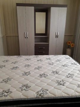 Guarda-roupa com Espelho 4 Portas 3 Gavetas