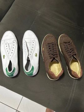 Sapatênis branco da Lacoste e marrom casual.