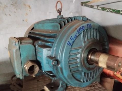Motor elétrico 7.5 cv / 1160 rpm -trifásico
