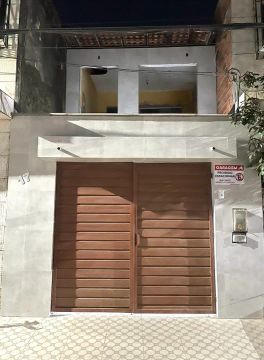 Casa linda e moderna com garagem e amplo quintal
