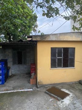 Terreno com duas casas
