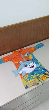 Macacão de Praia Infantil com Detalhe de Tubarão