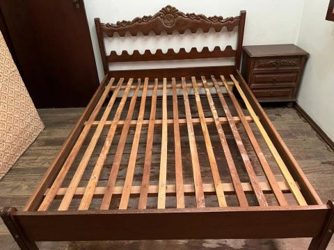 Cama de Casal de madeira maciça