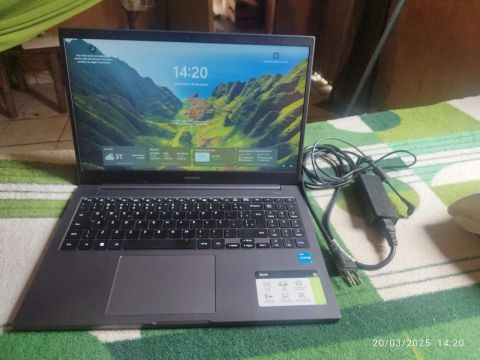 Samsung NP550XDA