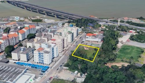 Imóvel para venda possui 1240 metros quadrados em Estreito - Florianópolis - SC