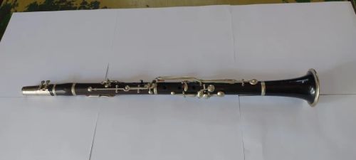 Clarinete Sib 13 chaves em madeira nobre (Ébano) raridade - R$ 1.500,00