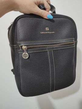 Bolsa mochila Smartbag Preta em couro 