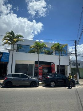 Sala comercial com ar condicionado, na Gruta de Lourdes