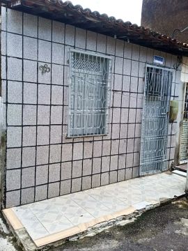 Casa em Travessa no Siqueira Campos - Px ao comércio - Px a Rua Bahia - 1 quarto - Com esc