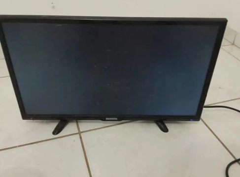 TV LED Aurora 24 polegadas c/ defeito