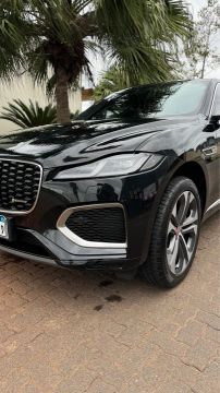 Jaguar F-pace R-Dynamic 2023 apenas 9.200 km