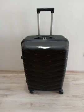Mala de Viagem Preta, Rígida, Grande, com rodas giratórias e trava TSA