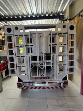 Estrutura de som automotivo 4 de 15, 12 medio de 10, 30 driver (tudo zero)