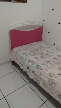 Cama infantil de solteiro em ótimo estado