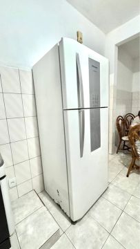 Geladeira Electrolux 220 V 560 l -sem funcionar 