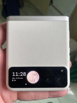 Celular RAZR 40, dobrável novo, na caixa!
