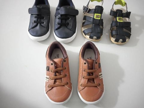 Conjunto de Sapatos Infantis - Tênis e Sandálias. 50 todos