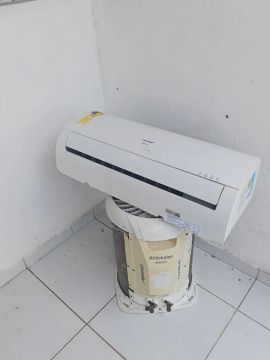 Ar condicionado 9.000 BTUs inverter.