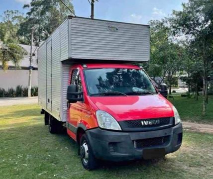Iveco daily baú ano 2014 
