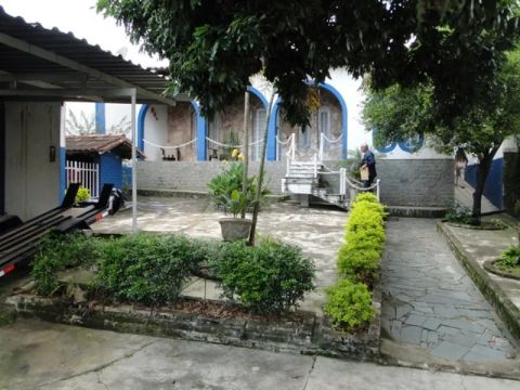 Casa à venda com 03 quartos no bairro Caiçara