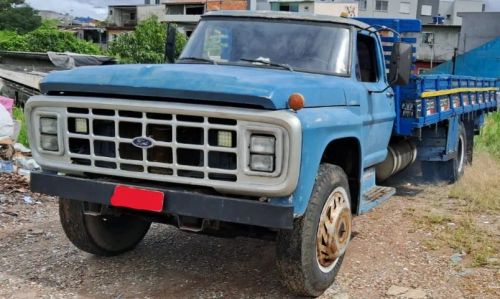 Caminhão Ford F-7000 