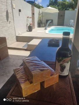 NOVA PONTA DA FRUTA lareira, piscina e churrasqueira , grande e muito vento 