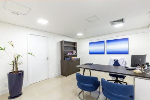 Sobrado para aluguel com 791 metros quadrados com 10 quartos em Pacaembu - São Paulo - SP