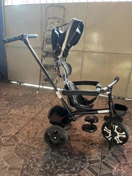 Triciclo Infantil Empurrador Com Capota 2 em 1 Zupa Rosa