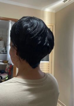 Peruca feminina curta preta 