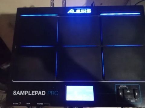 Vendo pad alesis sample pad 8 no precinho aproveite 