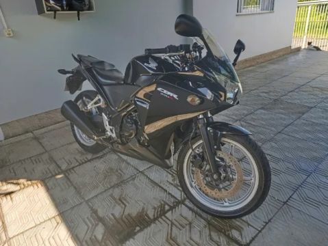 CBR 250 R 2012 PRETA