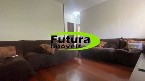 Excelente Casa Geminada no Bairro Teixeira Dias