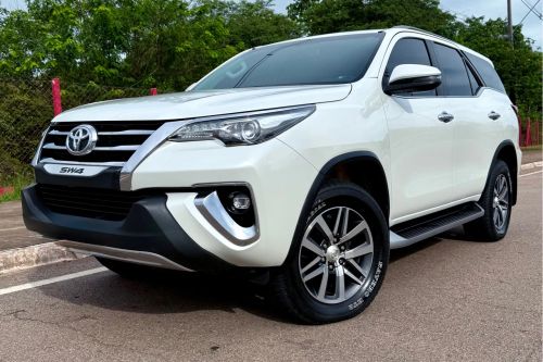 SW4 SRX 4X4 2.8 7 lugares branco pérola em perfeito estado