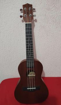 Ukulele tagima bem novinho