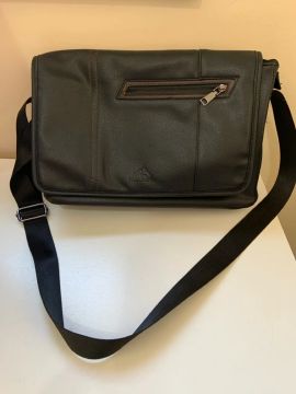 Bolsa de ombro masculina preta