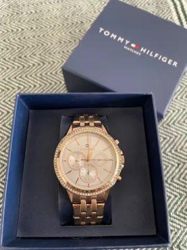 Relogio feminino tommy hilfiger dourado