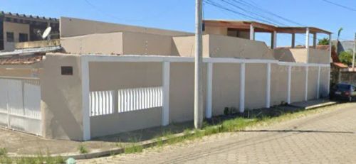 Casa terrea com piscina Estudo permuta,por casa na Praia grande ,aceito carro + Volta 