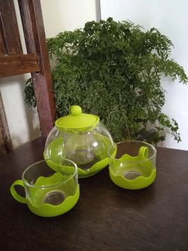 Conjunto de Chá em Vidro com Detalhes em Verde