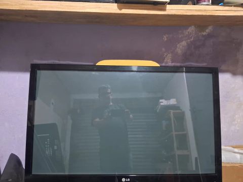 Tv LG 42" com defeito 