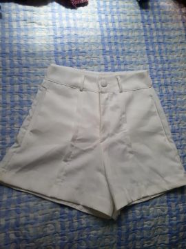 Short Branco