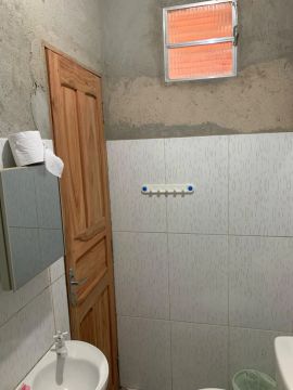 VENDE-SE CASA 