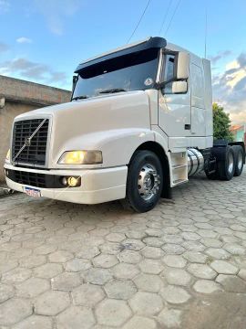 Vende-se volvo NH 12 (380) 6x2