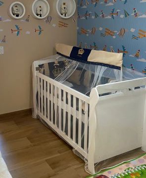 Berço 3 em 1, cômoda e quarda roupa infantil branco