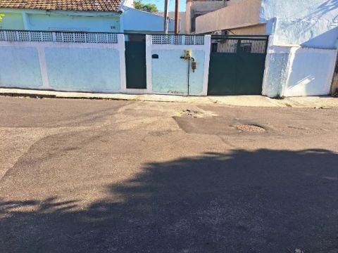 Casa em Maria da Graça rua do metrô 2 qts
