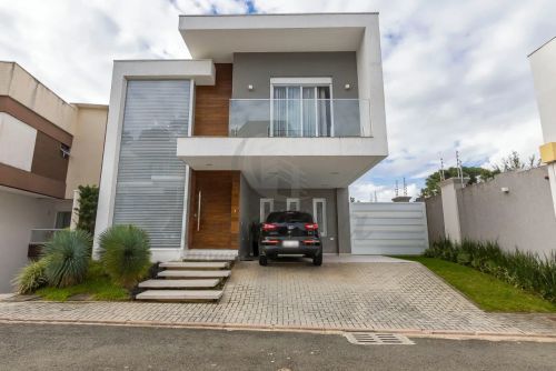 Casa de Alto Padrão no Pilarzinho  100% Mobiliada e em Condomínio Exclusivo