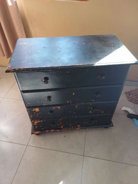 DOAÇÃO Cômoda de madeira vintage 