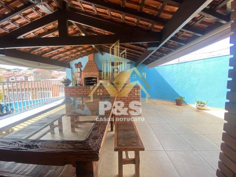 Casa no Jd Paraíso II, com amplo quintal e área gourmet com vista incrível!