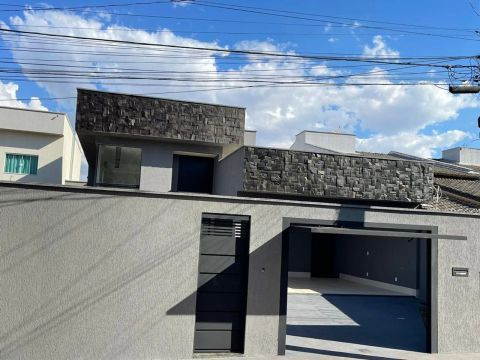 Térrea para venda possui 178 metros quadrados com 3 quartos em Goiânia 2 - Goiânia - GO
